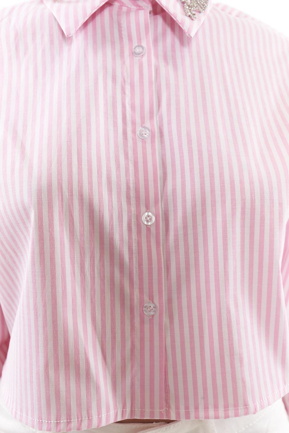 Camicia cropped con spilla riga rosa - Primavera Estate 2023 | Brend