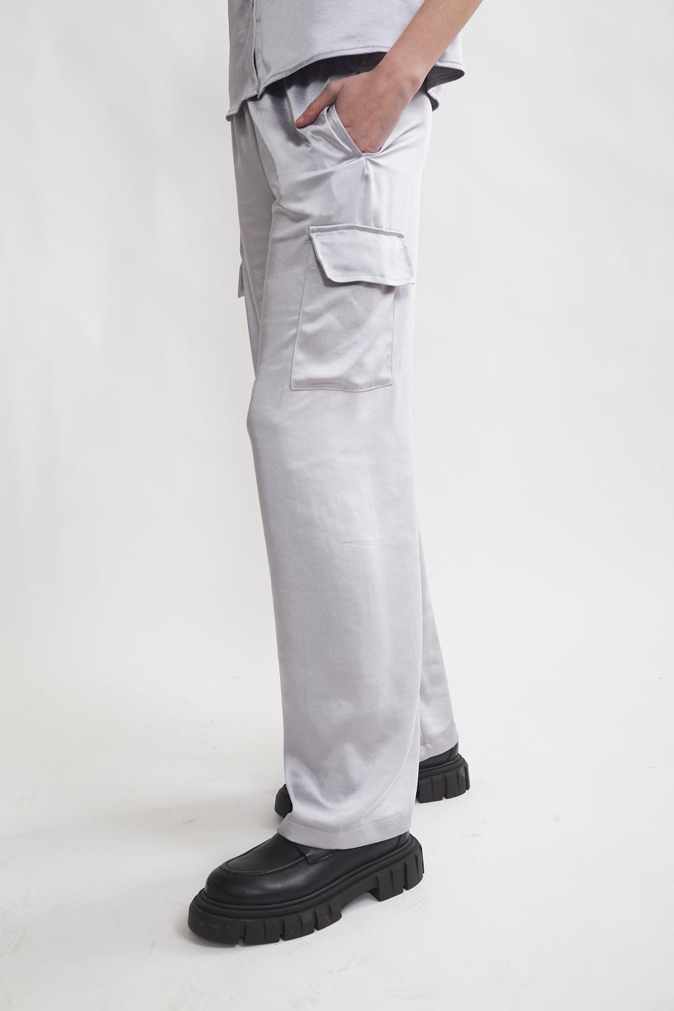 Pantalone con tasconi in raso perla - Primavera Estate 2023 | Brend
