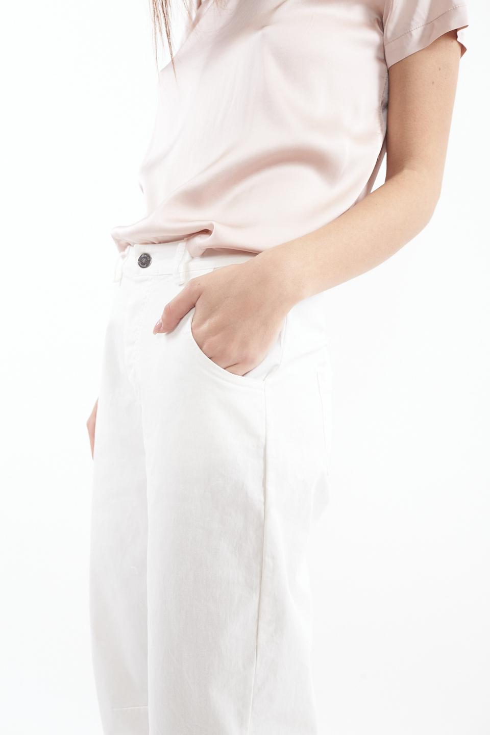 Pantalone uovo 4 tasche cotone latte - Primavera Estate 2023 | Brend