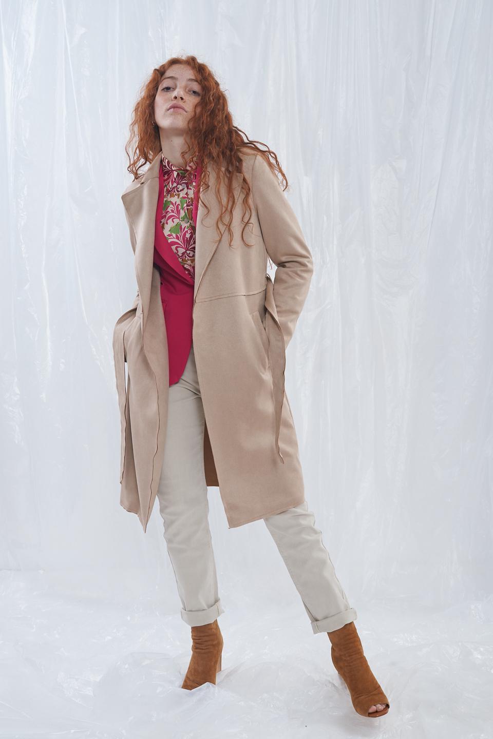 Spolverino collo revers e cinta beige - Primavera Estate 2023 | Brend