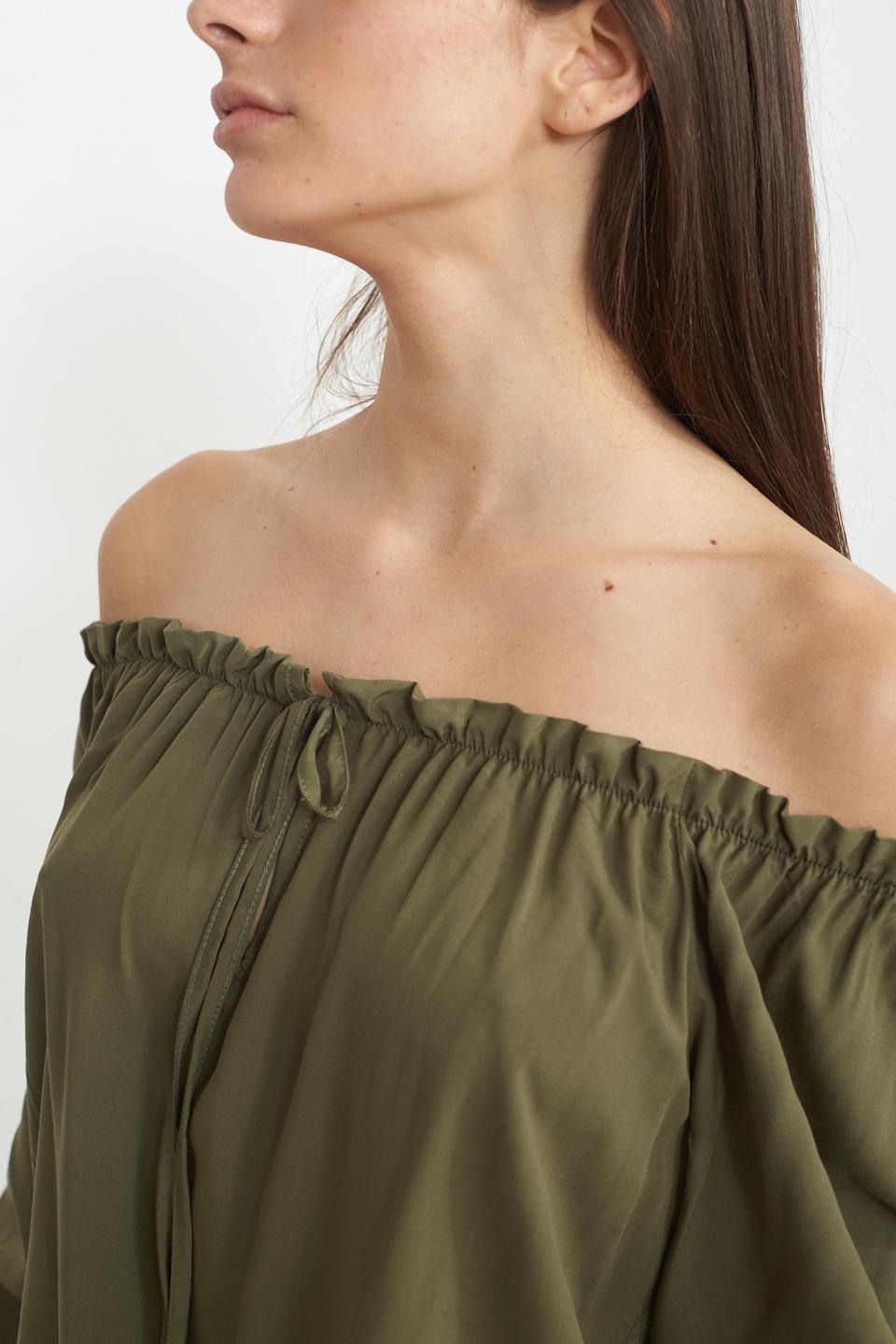 Blusa scollo shiffer verde - Primavera Estate 2025 | Brend
