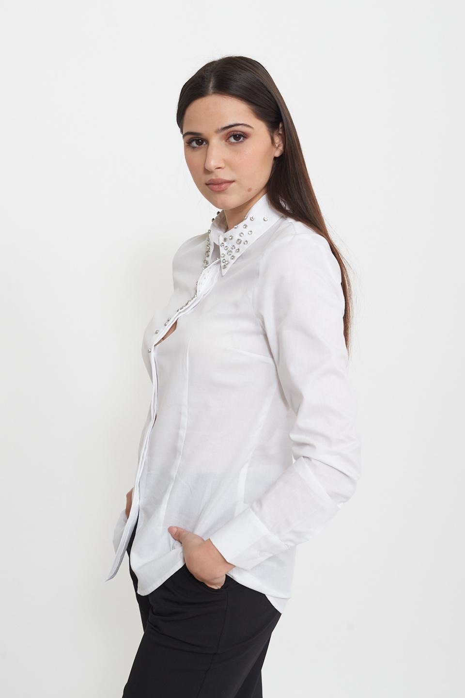 Camicia slim applicazioni collo bianco - Primavera Estate 2025 | Brend