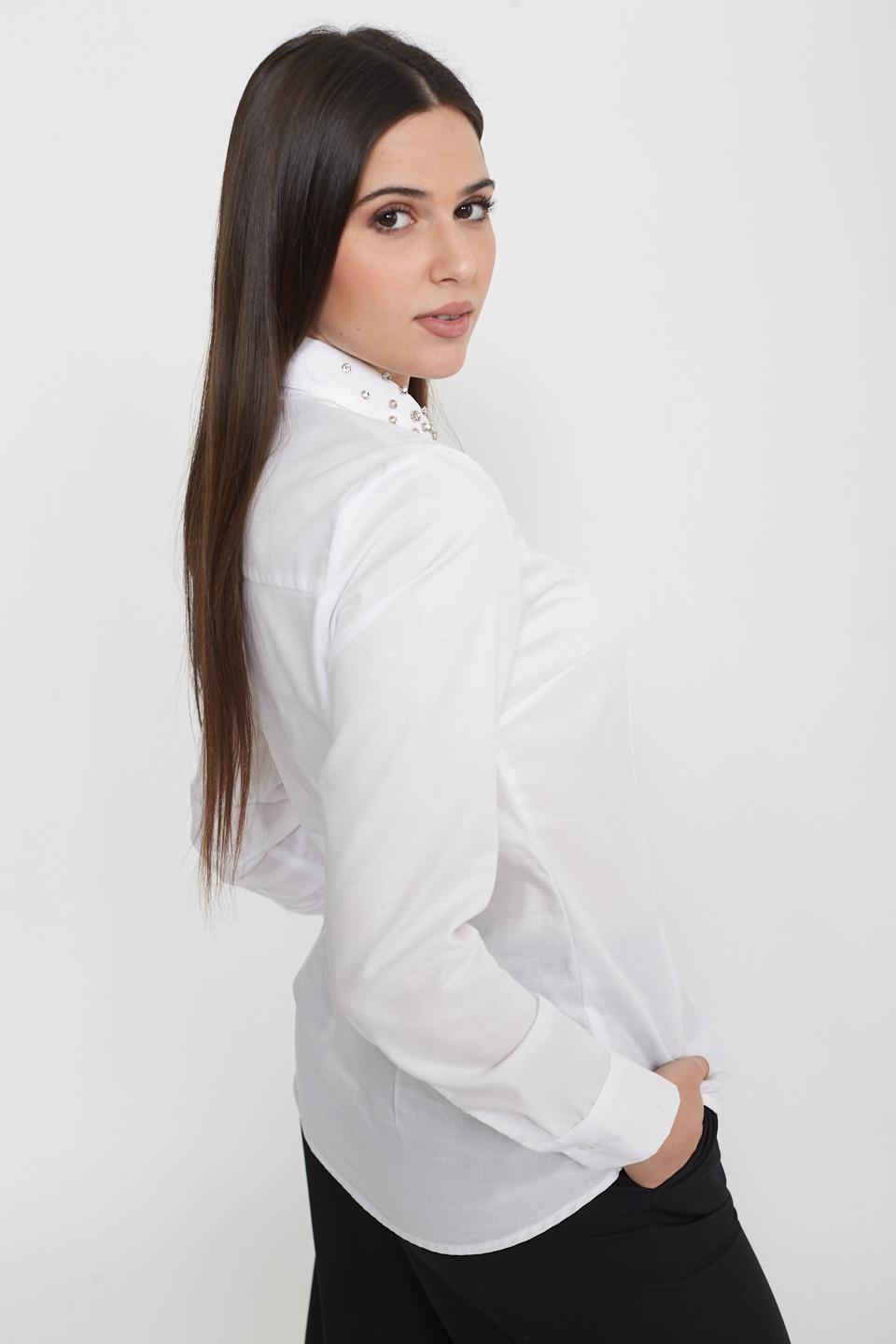 Camicia slim applicazioni collo bianco - Primavera Estate 2025 | Brend