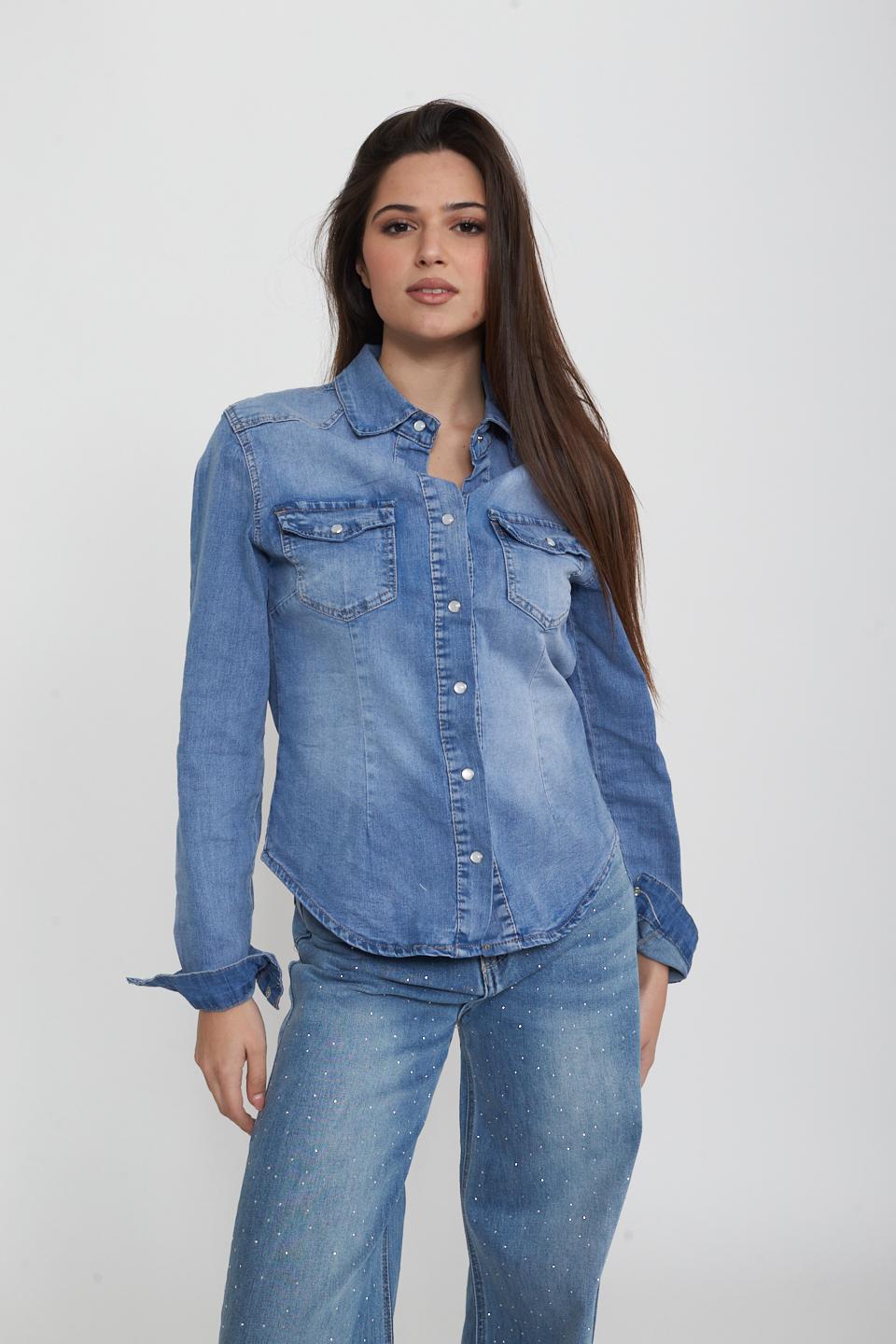 Camicia denim con taschini denim delavato - Primavera Estate 2025 | Brend