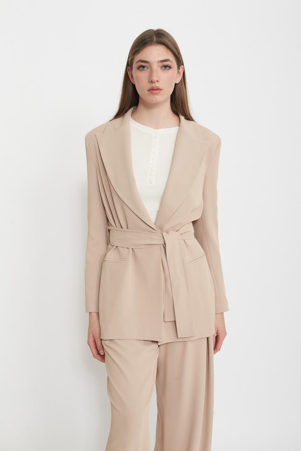 Giacca revers con fusciacca beige - Primavera Estate 2025 | Brend