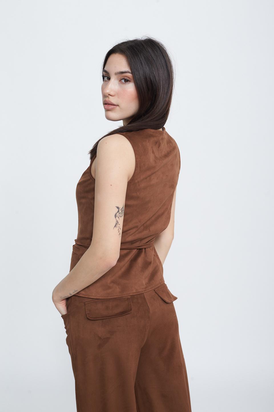 Gilet scamosciato laccio cammello - Primavera Estate 2025 | Brend