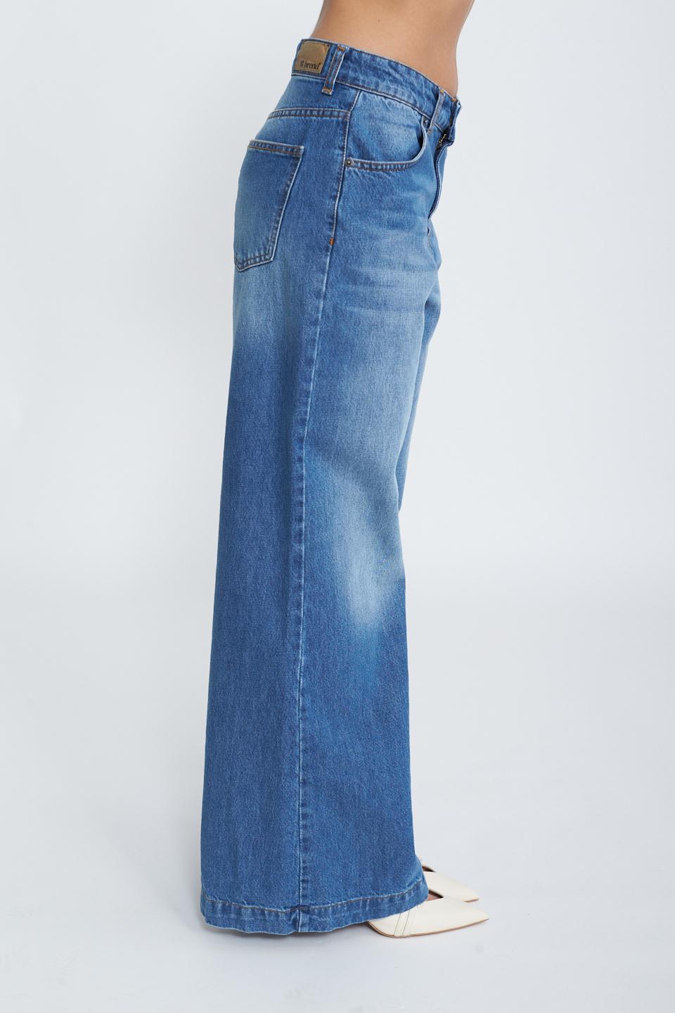 Jeans wide-leg denim delav - Primavera Estate 2025 | Brend