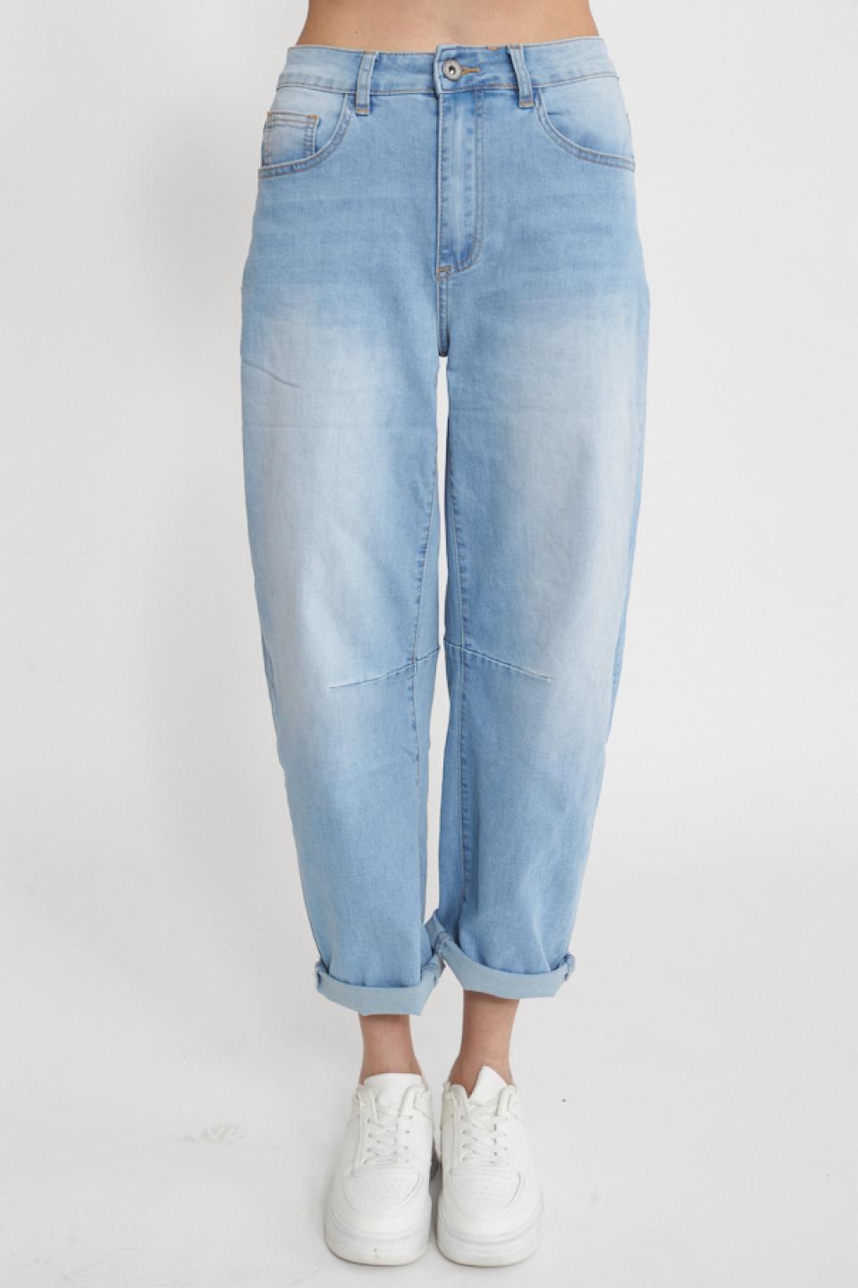 Jeans carrot  con cuciture denim chiaro - Primavera Estate 2025 | Brend