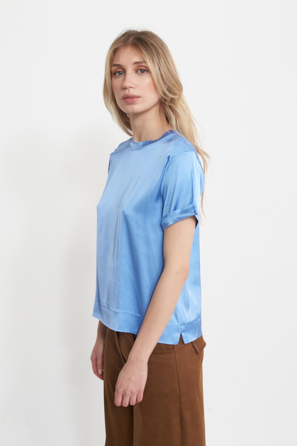 Maglia mezza manica con risvolto azzurro - Primavera Estate 2025 | Brend