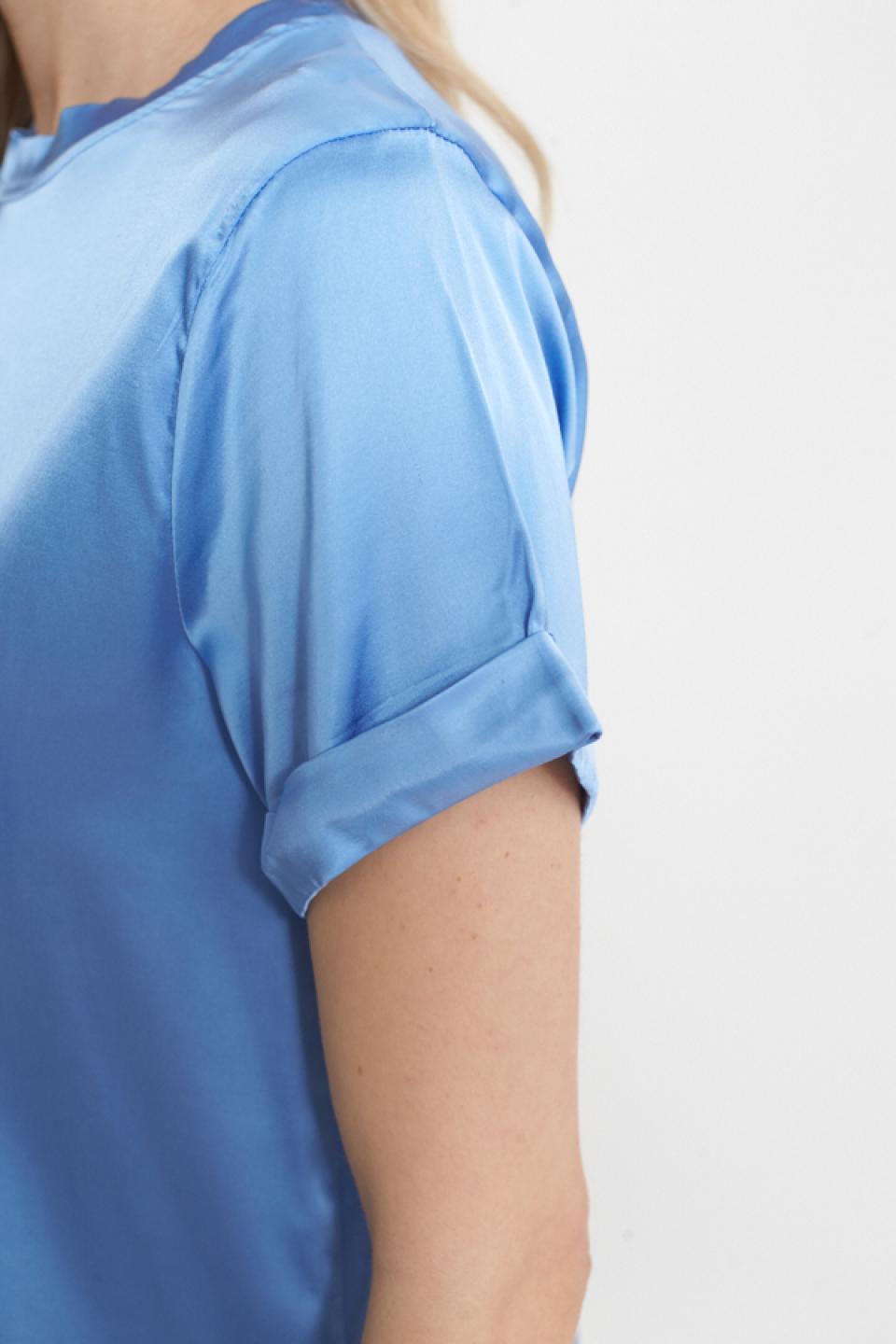 Maglia mezza manica con risvolto azzurro - Primavera Estate 2025 | Brend
