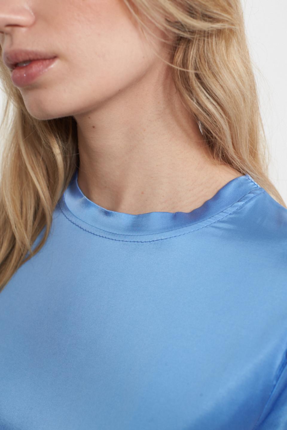 Maglia mezza manica con risvolto azzurro - Primavera Estate 2025 | Brend