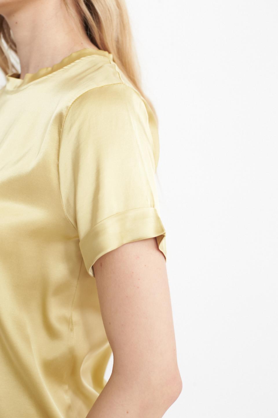 Maglia mezza manica con risvolto senape - Primavera Estate 2025 | Brend