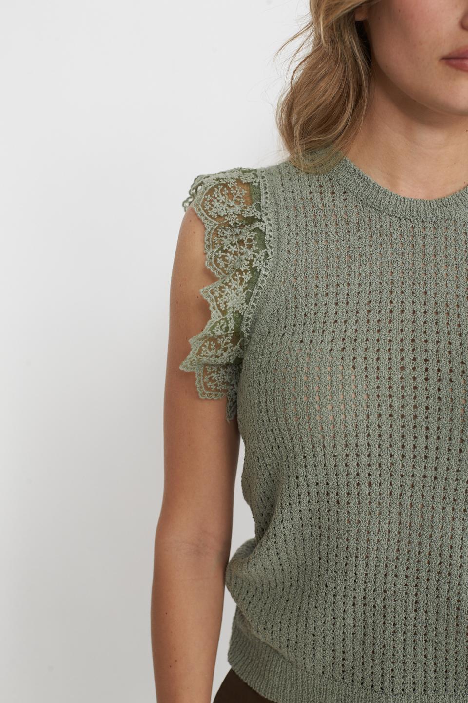 Maglia traforata maniche rouches salvia - Primavera Estate 2025 | Brend