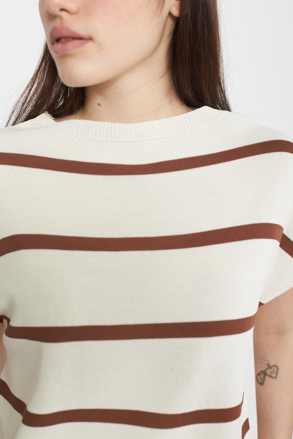 Maglia smanicata a righe burro/tabacco - Primavera Estate 2025 | Brend