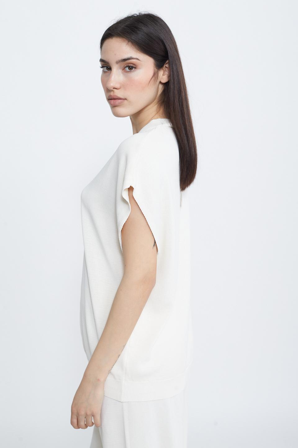 Gilet scollo V filo latte macchiato - Primavera Estate 2025 | Brend