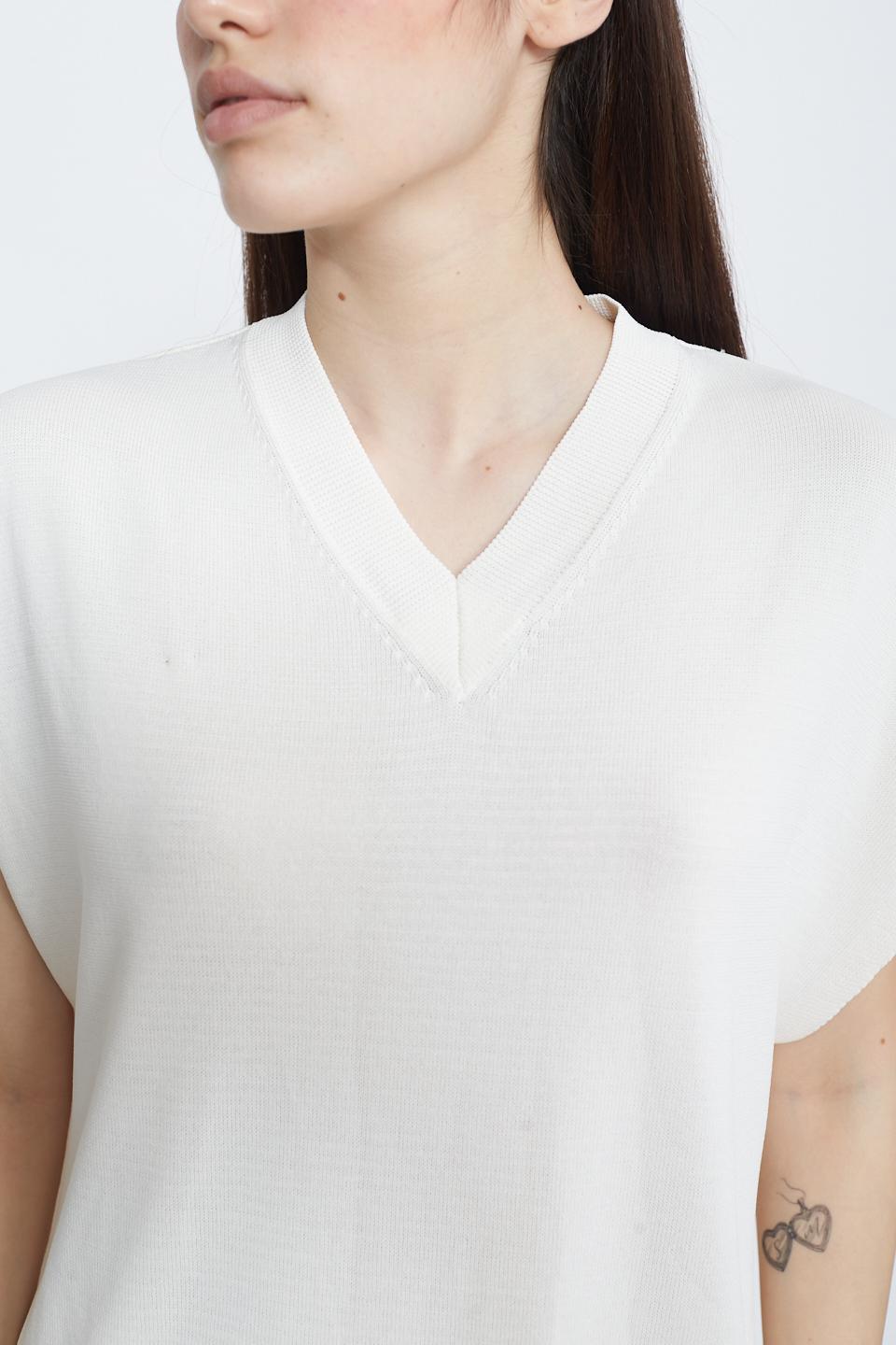 Gilet scollo V filo latte macchiato - Primavera Estate 2025 | Brend