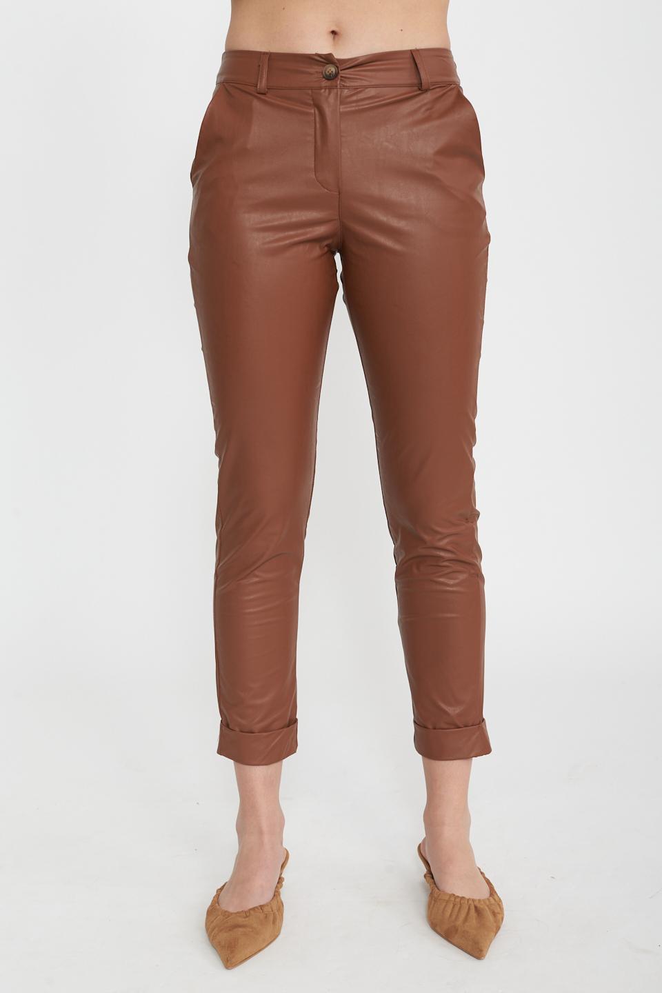 Pantalone risvolto effetto pelle tabacco - Primavera Estate 2025 | Brend