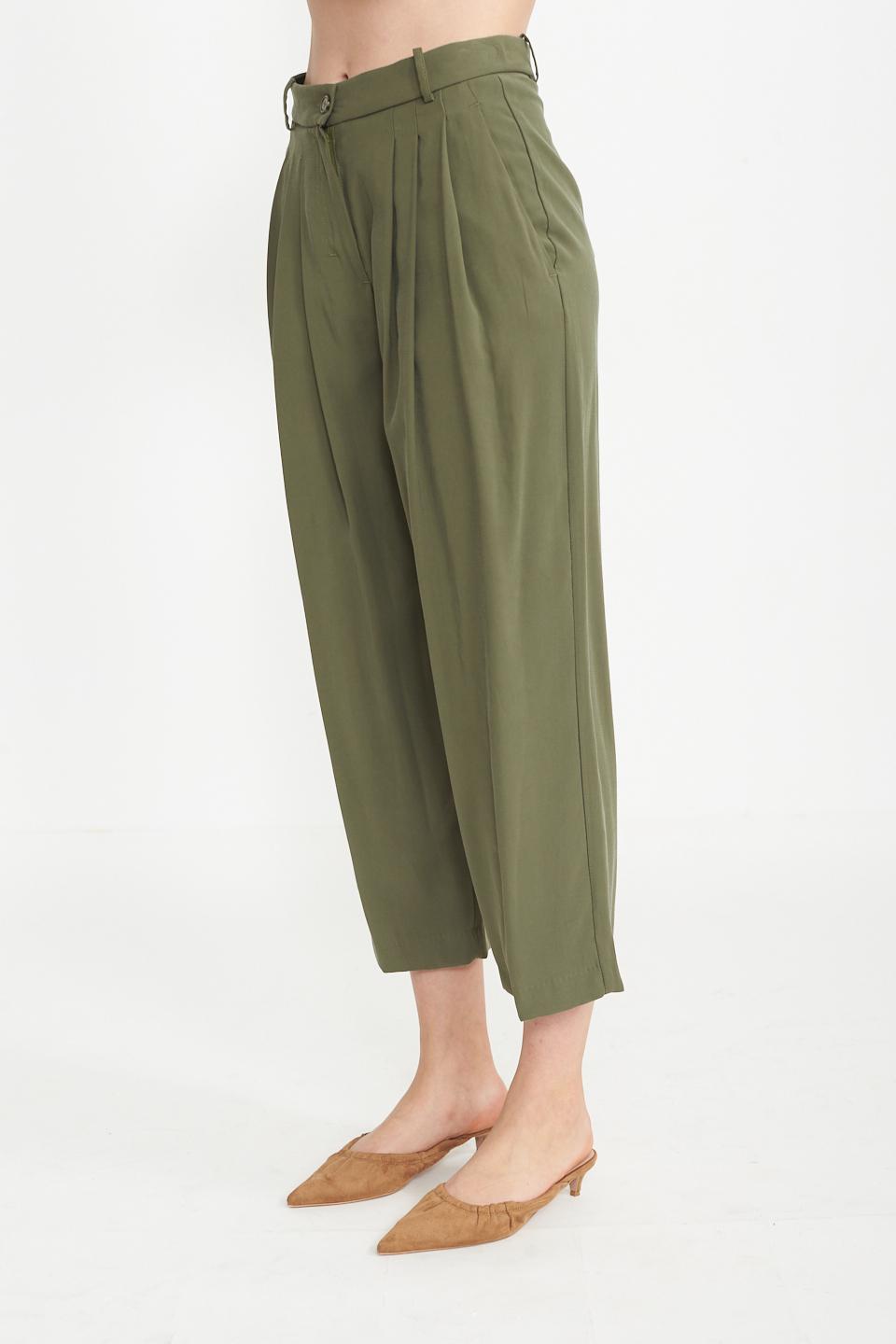 Pantalone carrot pinces verde - Primavera Estate 2025 | Brend