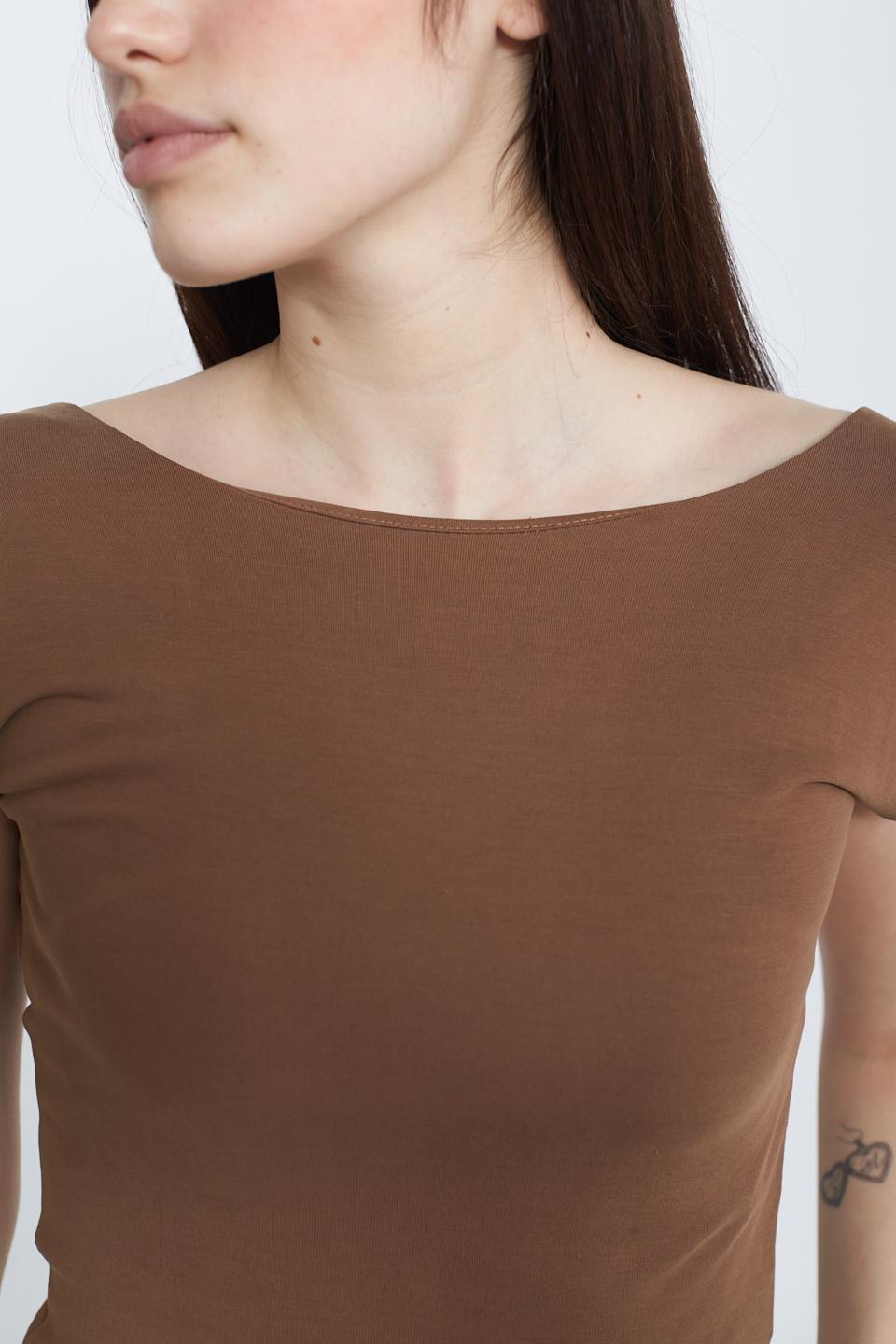 T-shirt schiena nuda tabacco - Primavera Estate 2025 | Brend