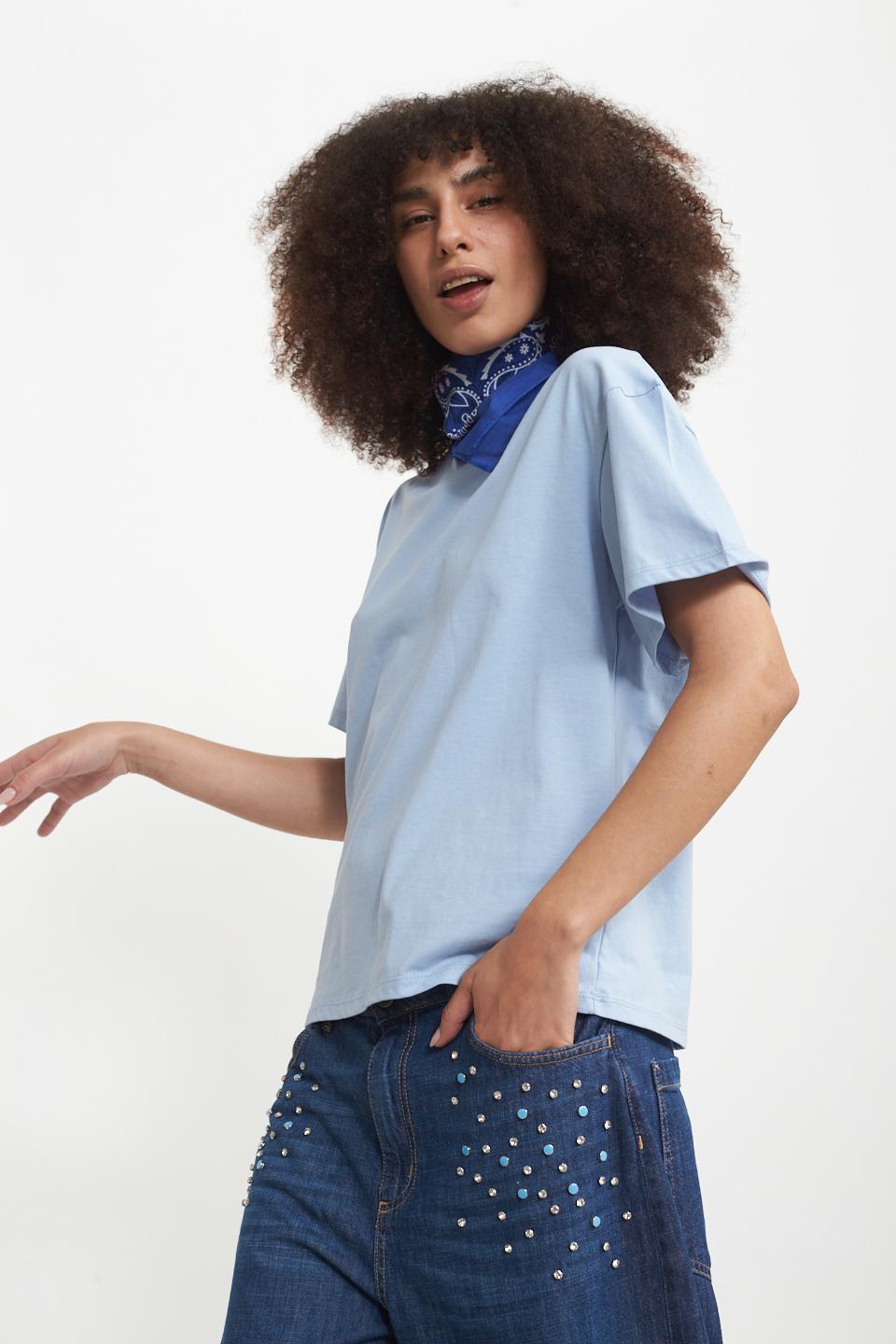 T-shirt over con bandana celeste - Primavera Estate 2025 | Brend