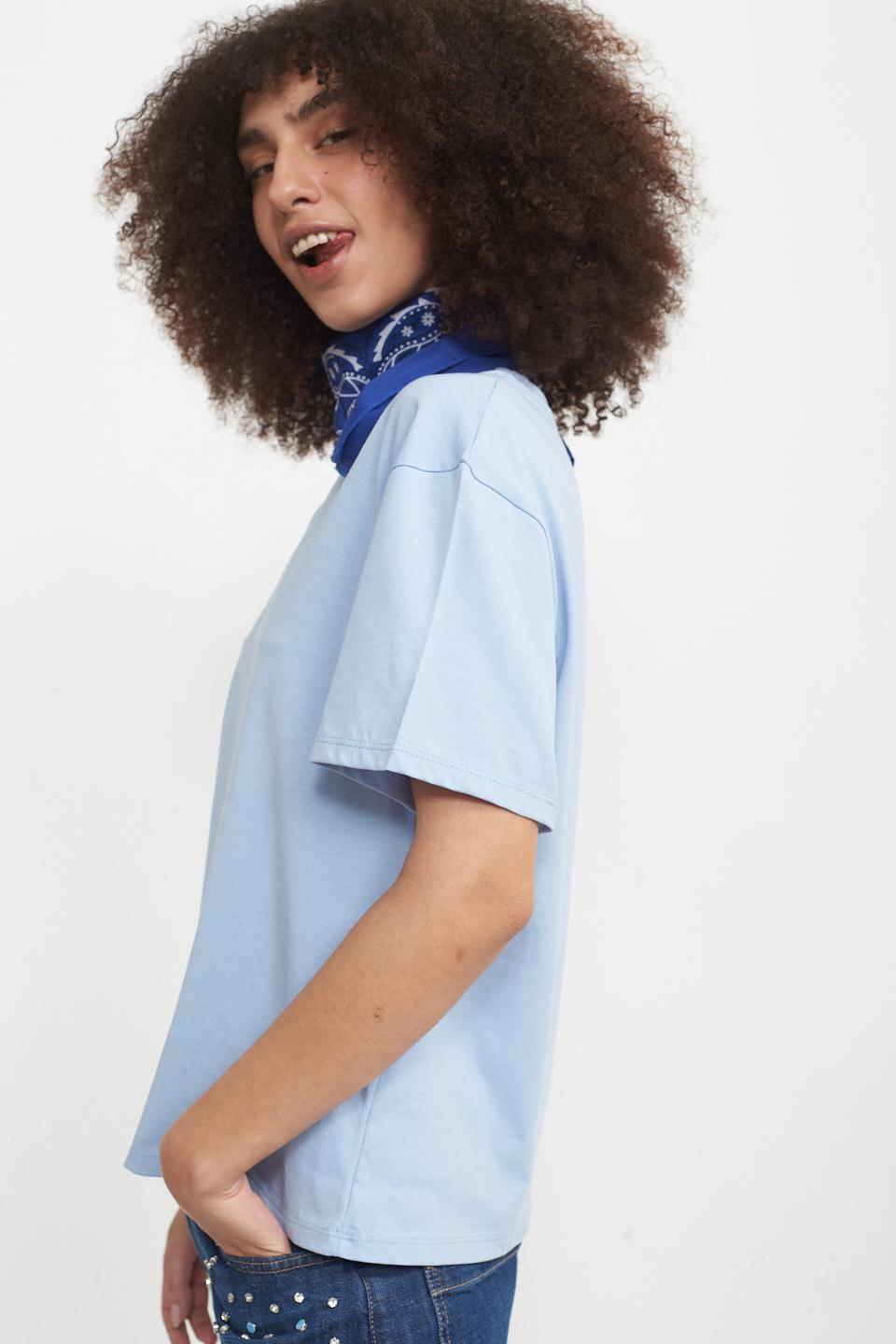 T-shirt over con bandana celeste - Primavera Estate 2025 | Brend