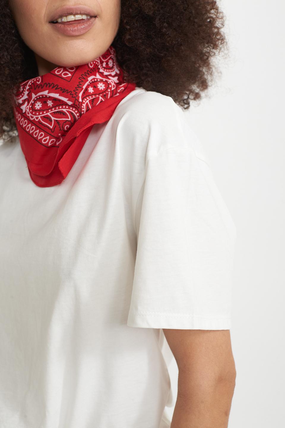 T-shirt over con bandana panna - Primavera Estate 2025 | Brend
