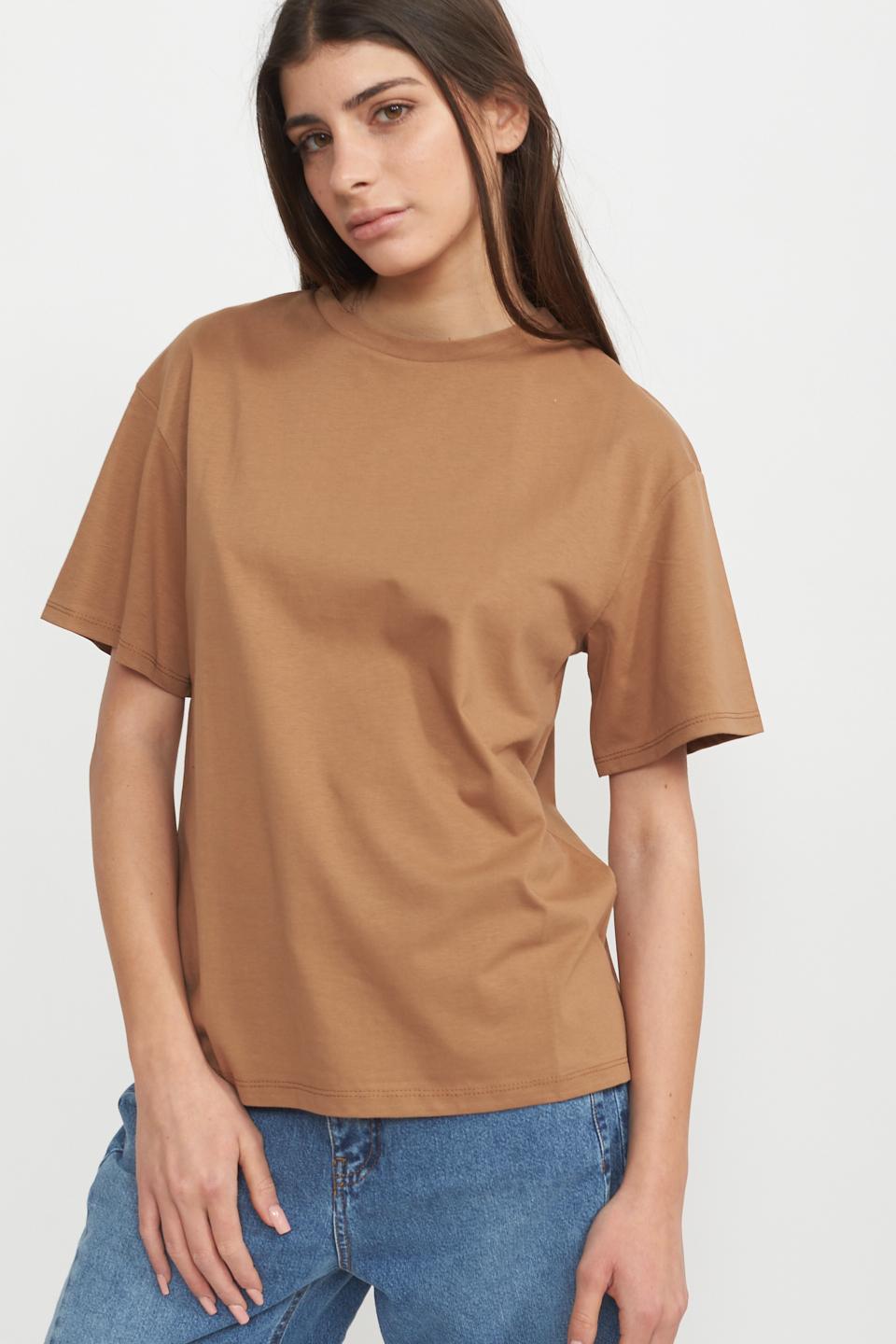 T-shirt over cammello - Primavera Estate 2025 | Brend