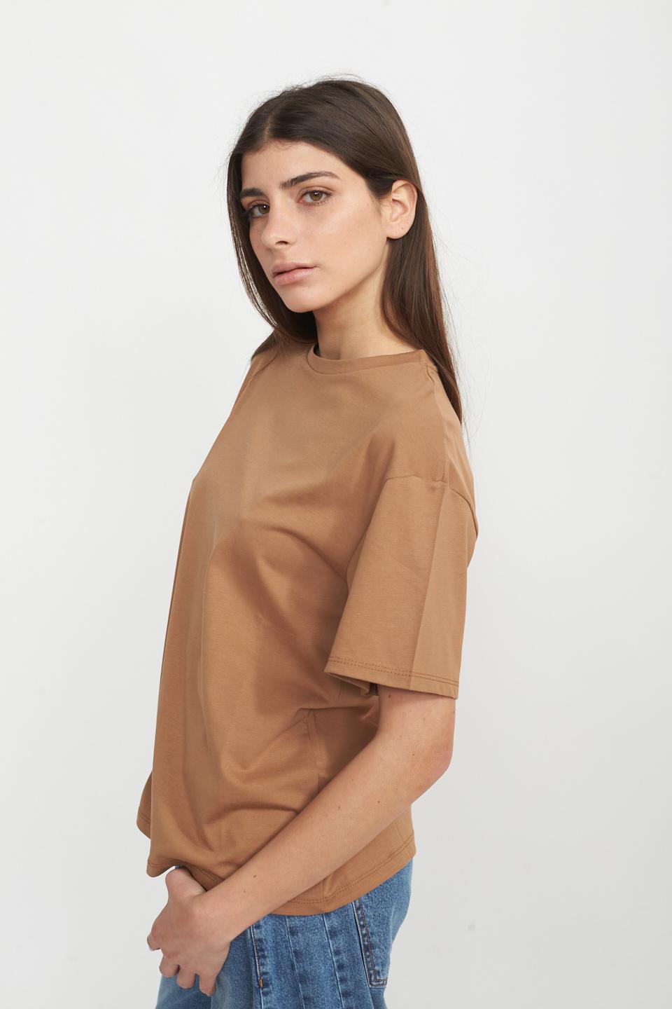 T-shirt over cammello - Primavera Estate 2025 | Brend
