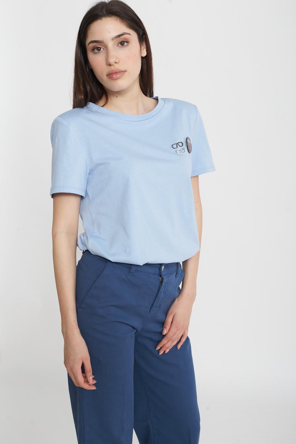 T-shirt spalline e spille celeste - Primavera Estate 2025 | Brend