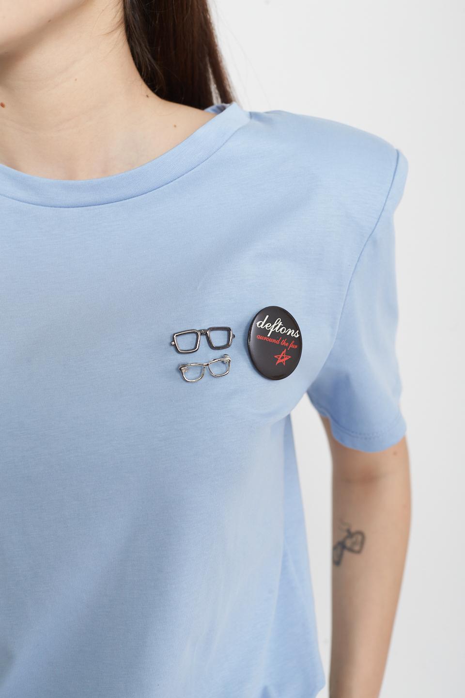 T-shirt spalline e spille celeste - Primavera Estate 2025 | Brend