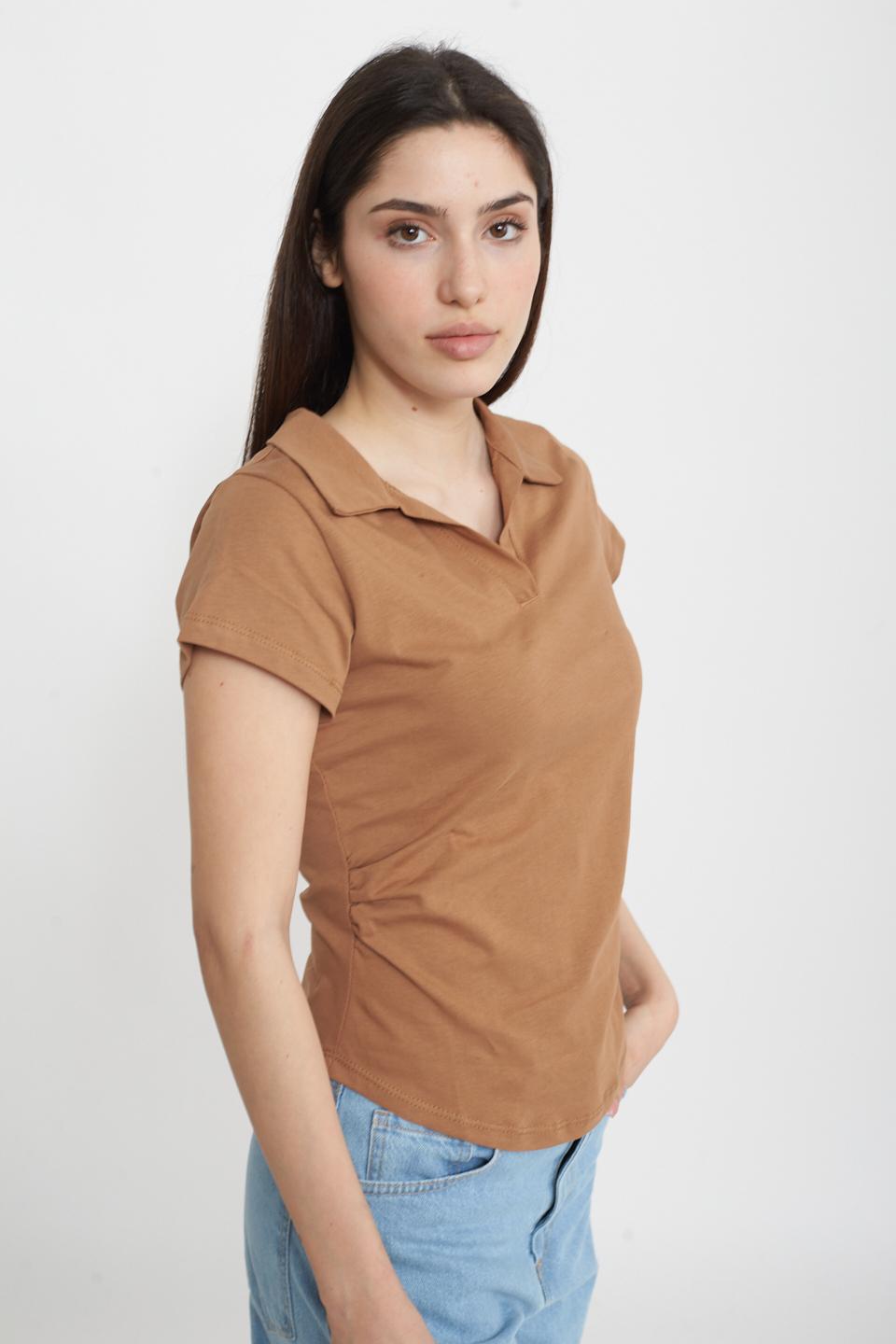T-shirt polo arricciature cammello - Primavera Estate 2025 | Brend