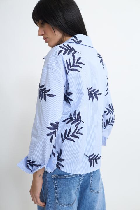 Camicia righe e ricami celeste - Primavera Estate 2026 | Brend