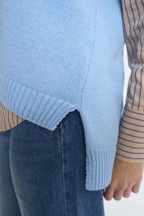 Gilet asimmetrico scollo V celeste - Primavera Estate 2026 | Brend