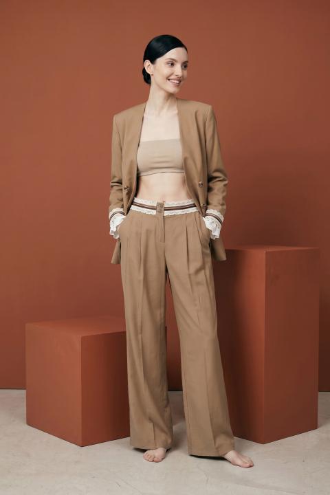 Pantalone-pinces passamaneria caffÈ - Primavera Estate 2026 | Brend