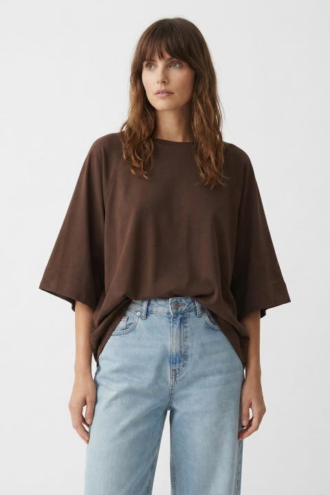 T-shirt over scatolina cioccolato - Primavera Estate 2026 | Brend