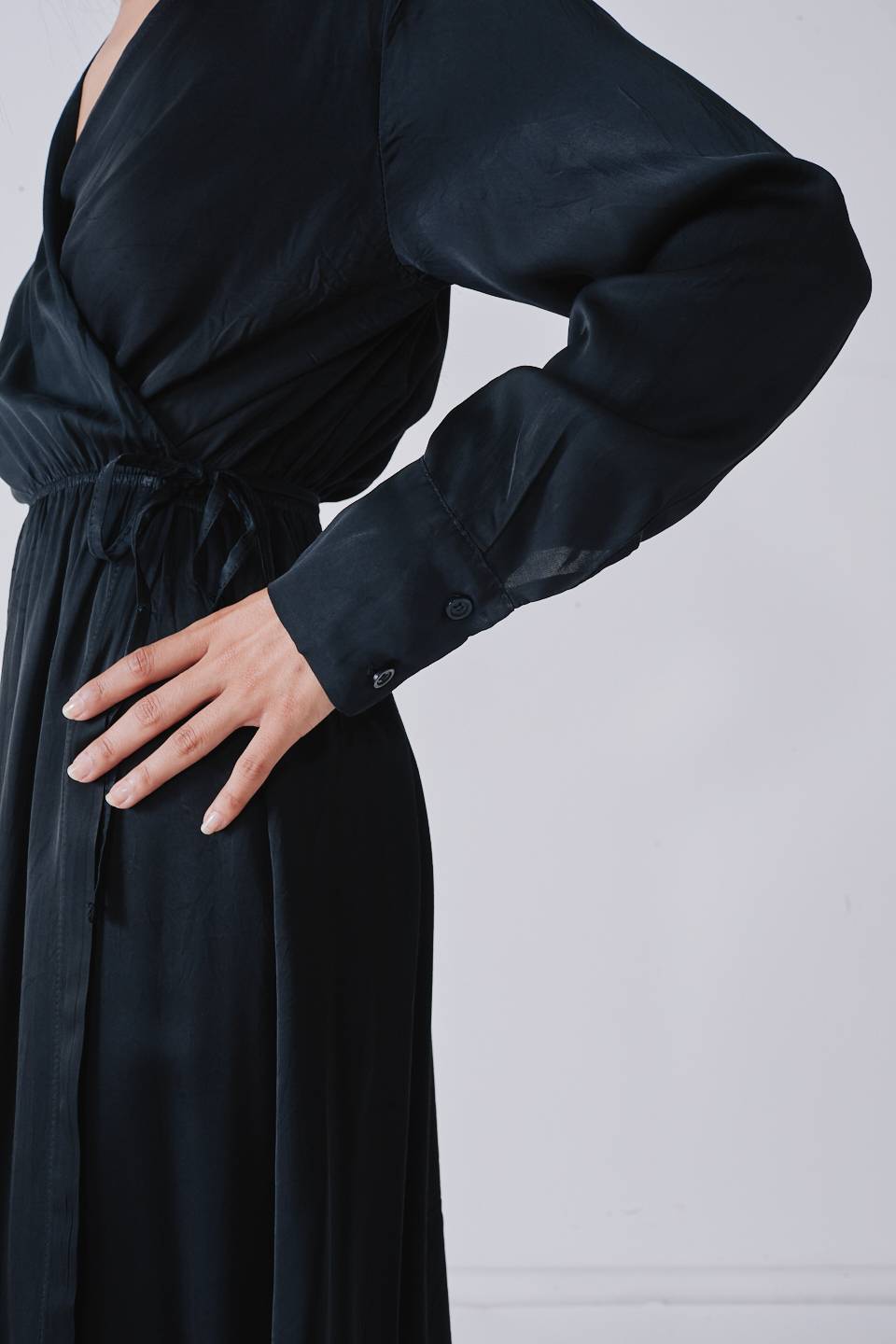 Vestito lungo portafoglio nero - Autunno - Inverno 2022 | Brend