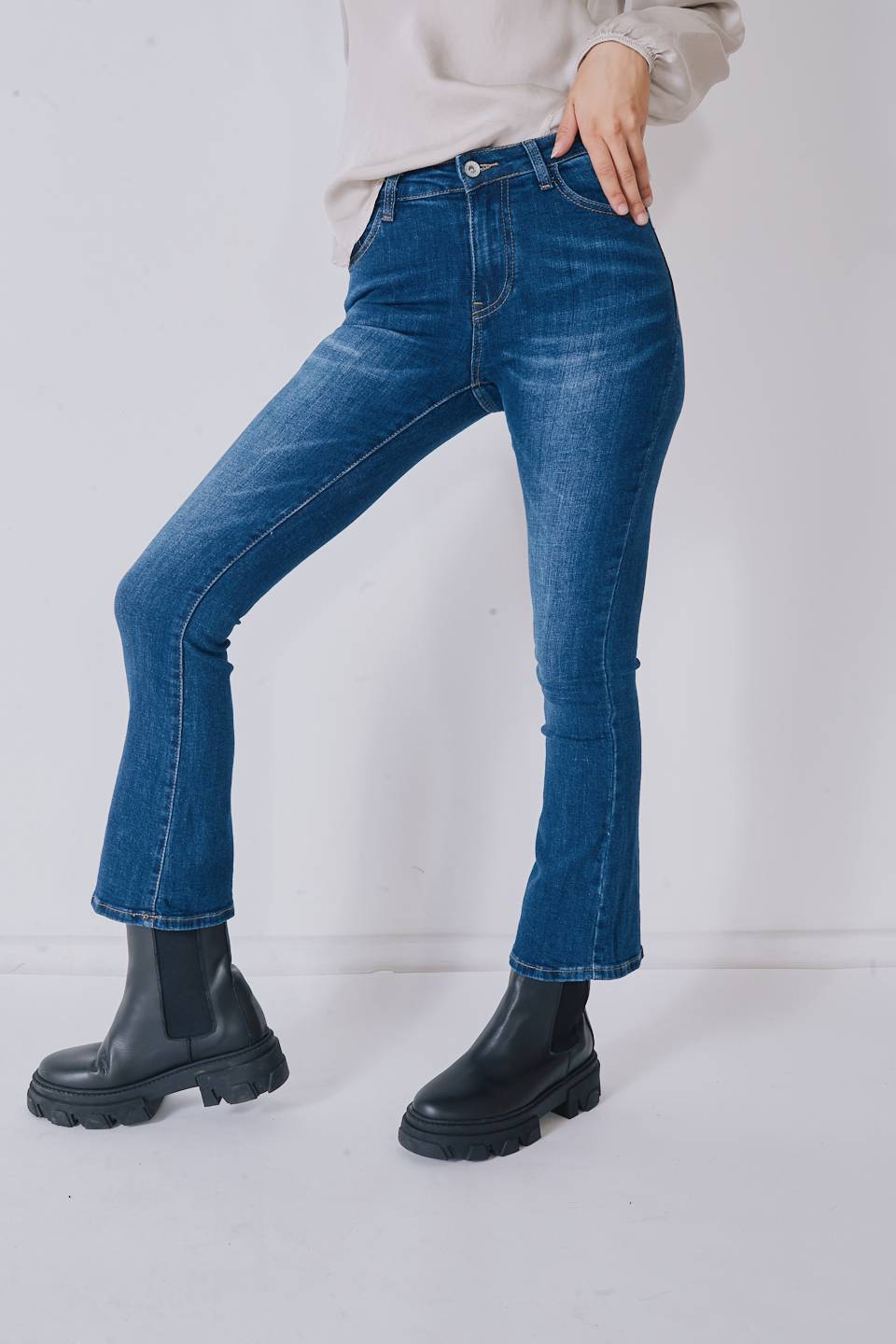 Jeans a zampetta denim scuro - Autunno - Inverno 2022 | Brend